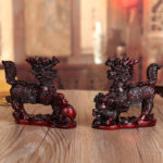 Creative Money-Raising Rosewood Kirin Decoration A Pair of Resin Handicraft Gifts for Office and Home Decorations 12 Cm High 2