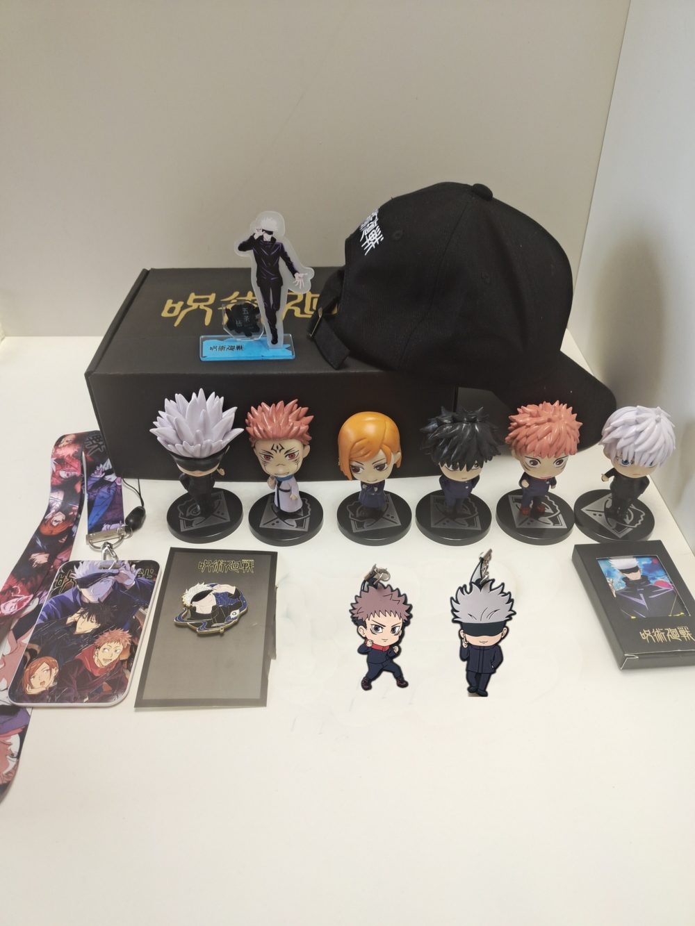 Drop Shipping New Anime Jujutsu Kaisen Mystery Box Gojo Satoru Toys keyring badge Lucky Boxes 2